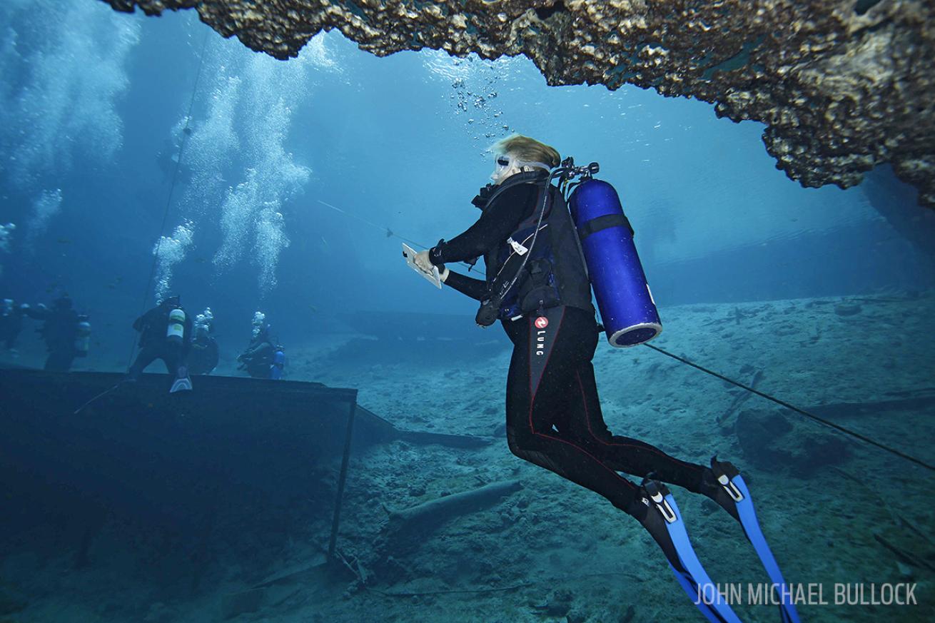 Scuba diver Blue Grotto BC gear test