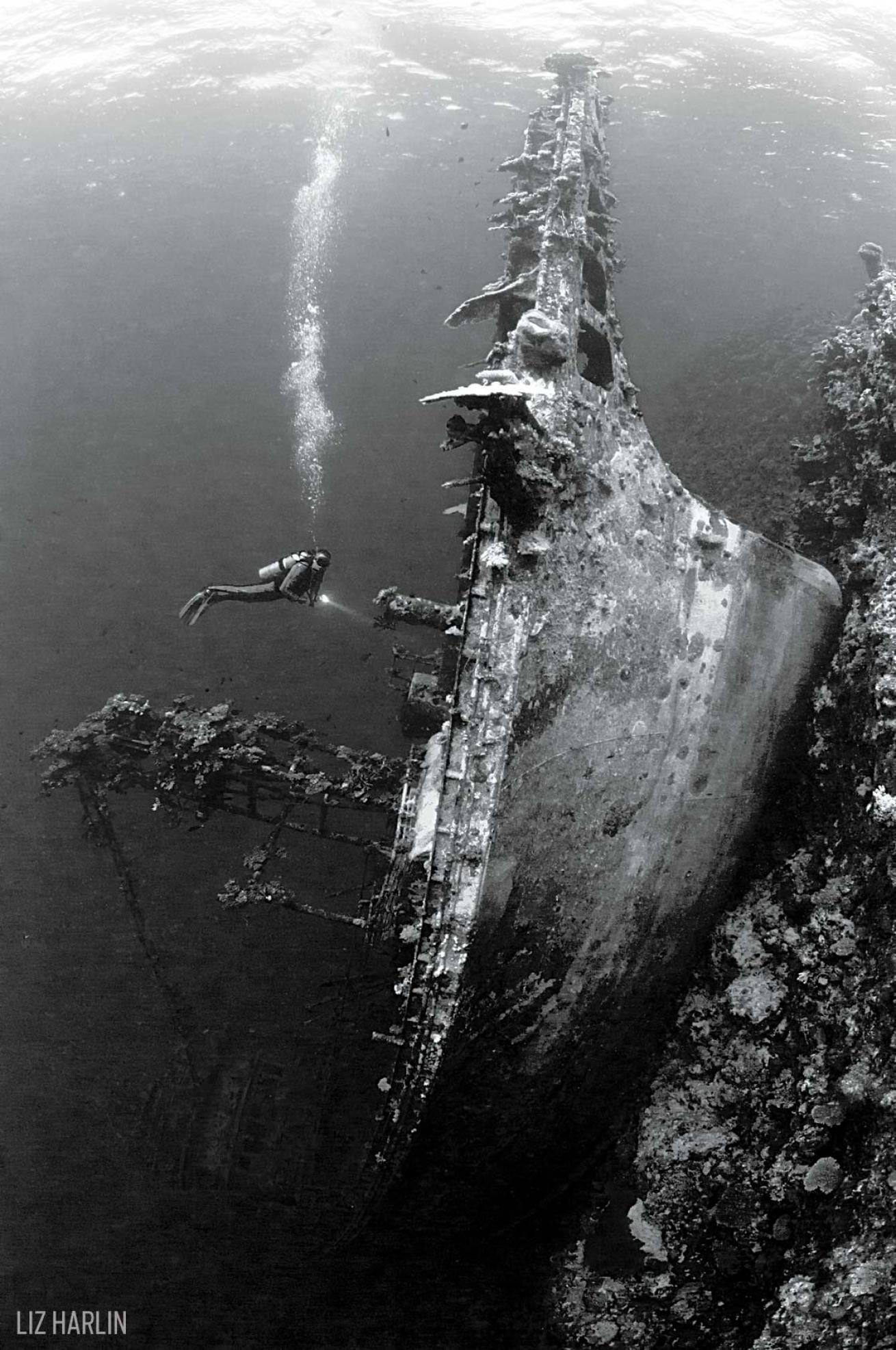 taiyo shipwreck black white underwater photography