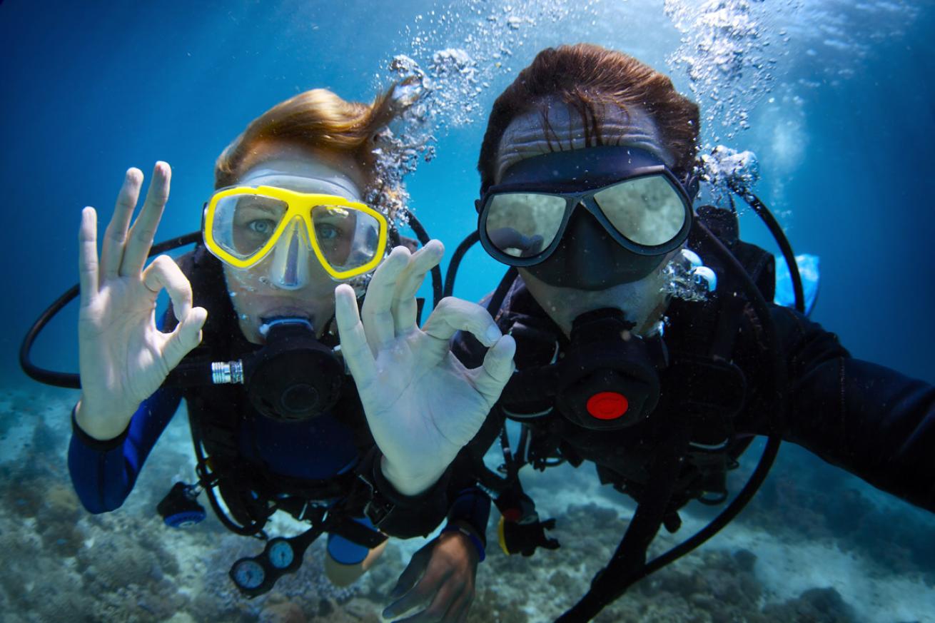 scuba divers