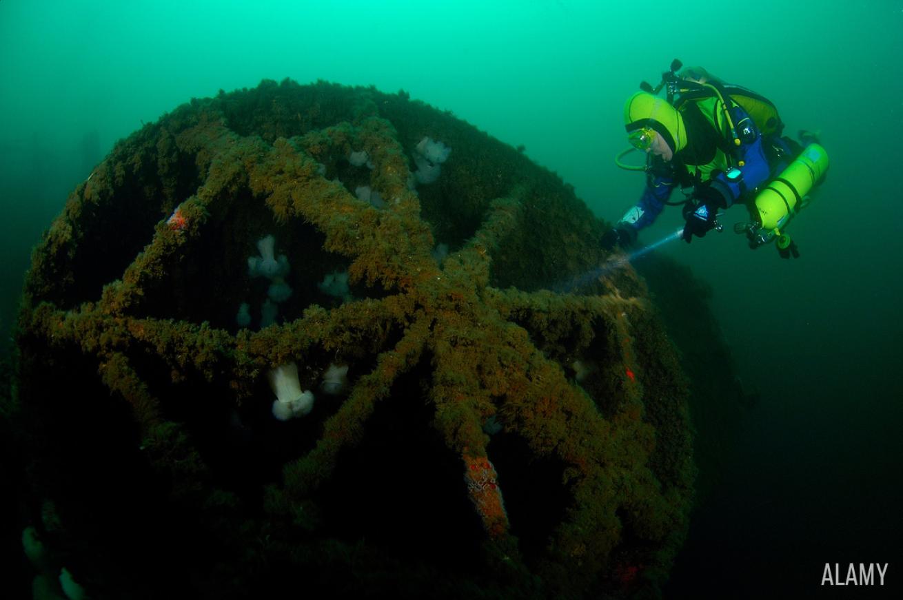 shipwreck scuba diver underwater photography yukon