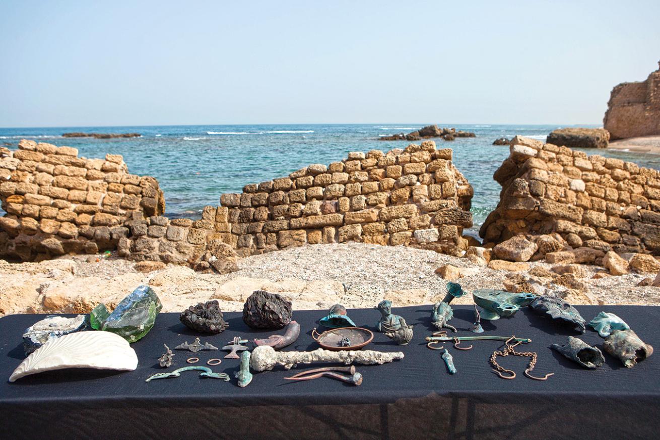 Ancient Roman Shipwreck Discovered Artifacts Found