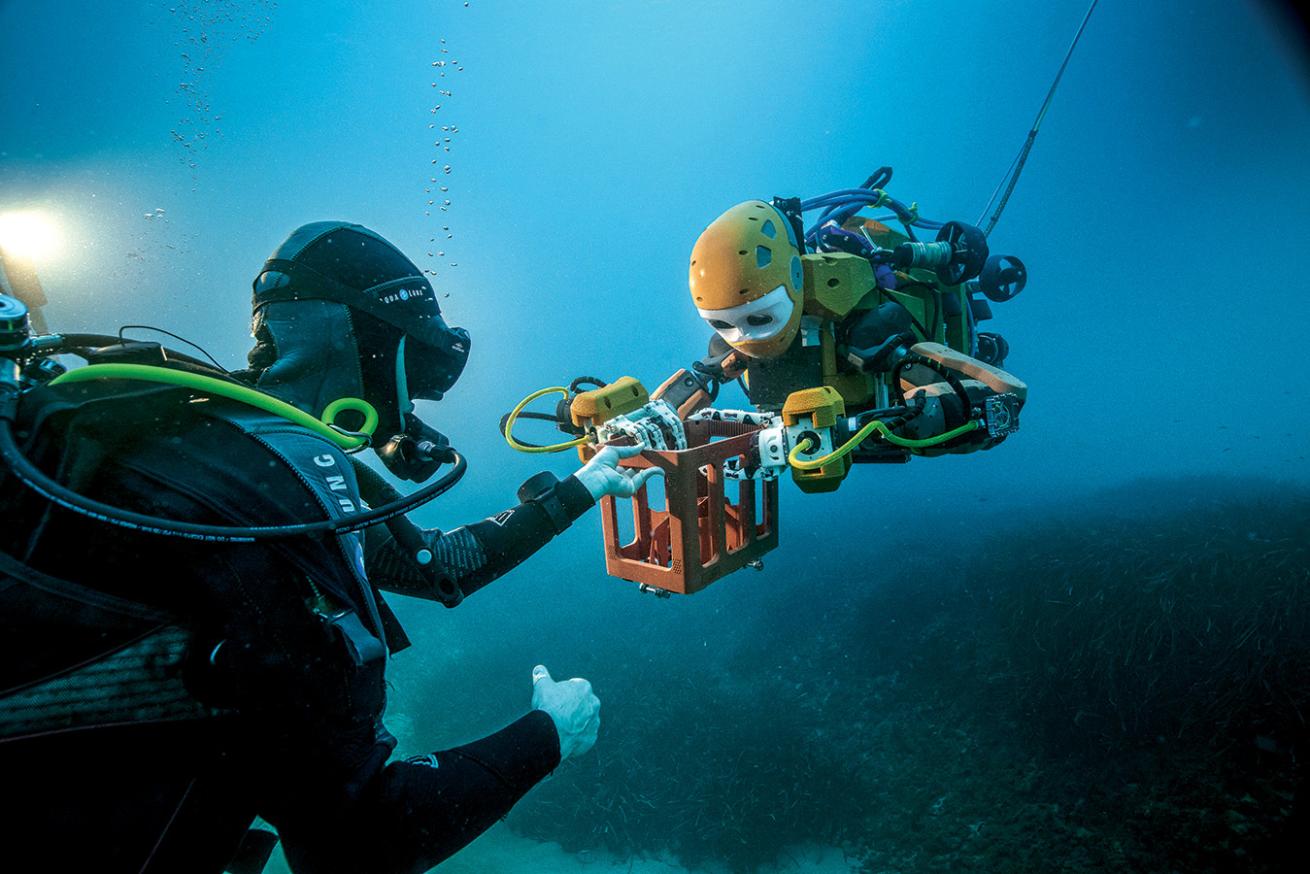 Robot Mermaid Underwater Scuba Diving