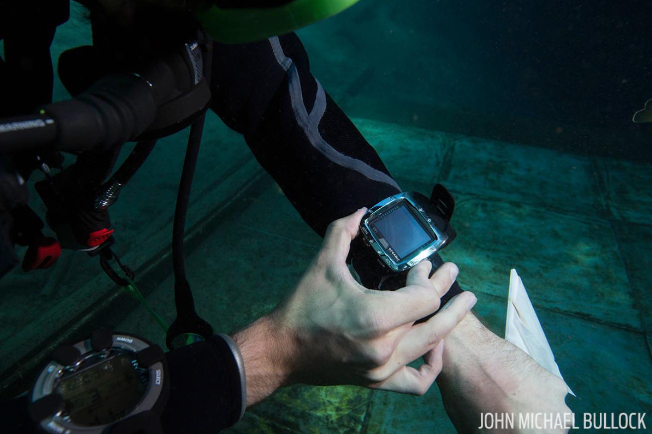 ScubaLab dive computer test underwater photo Oceanic VTX