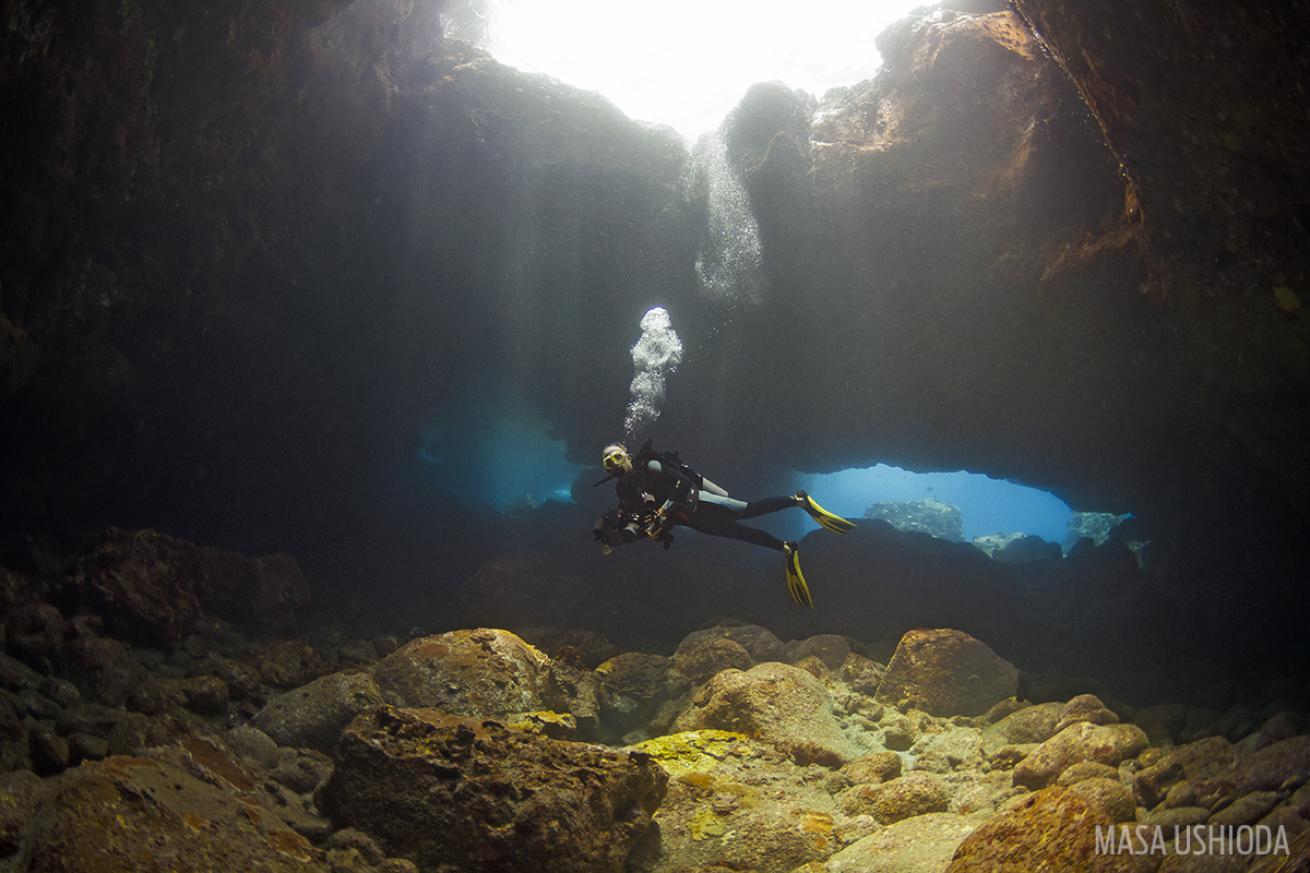 Best cave and cavern diving Hawaii