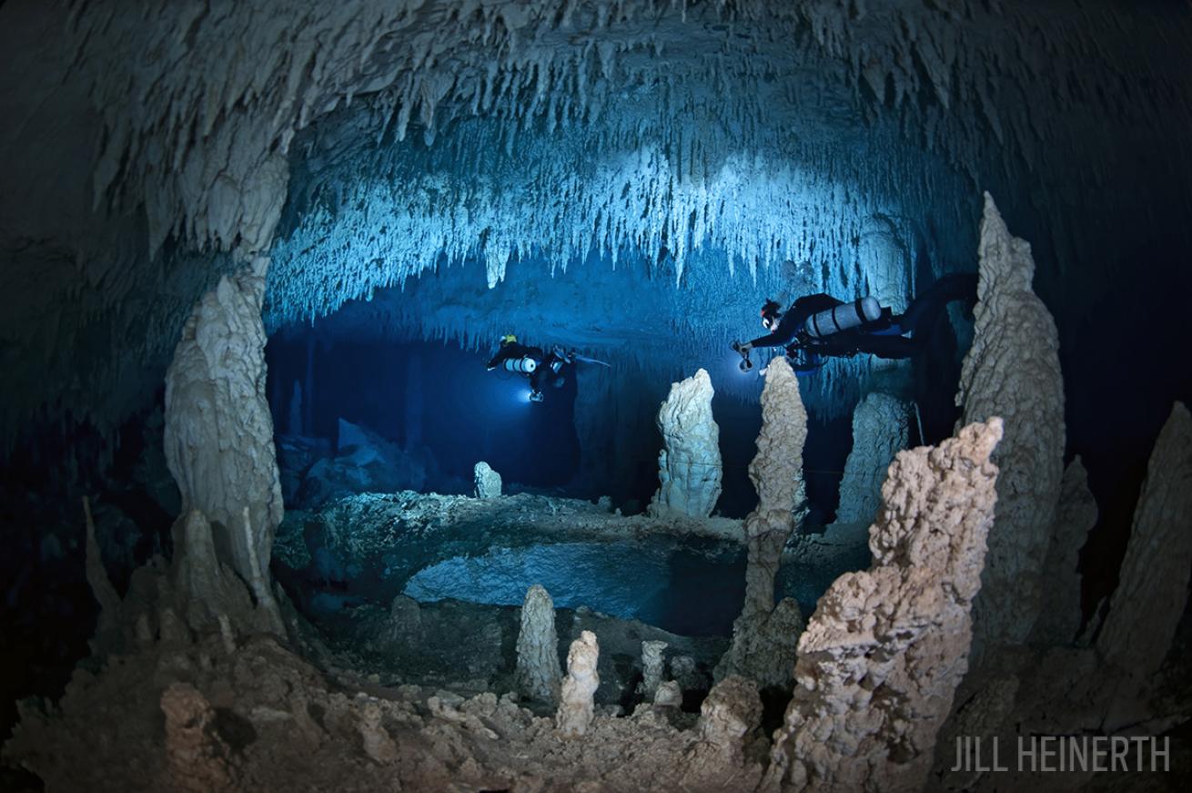 scuba diving caves of bahamas 