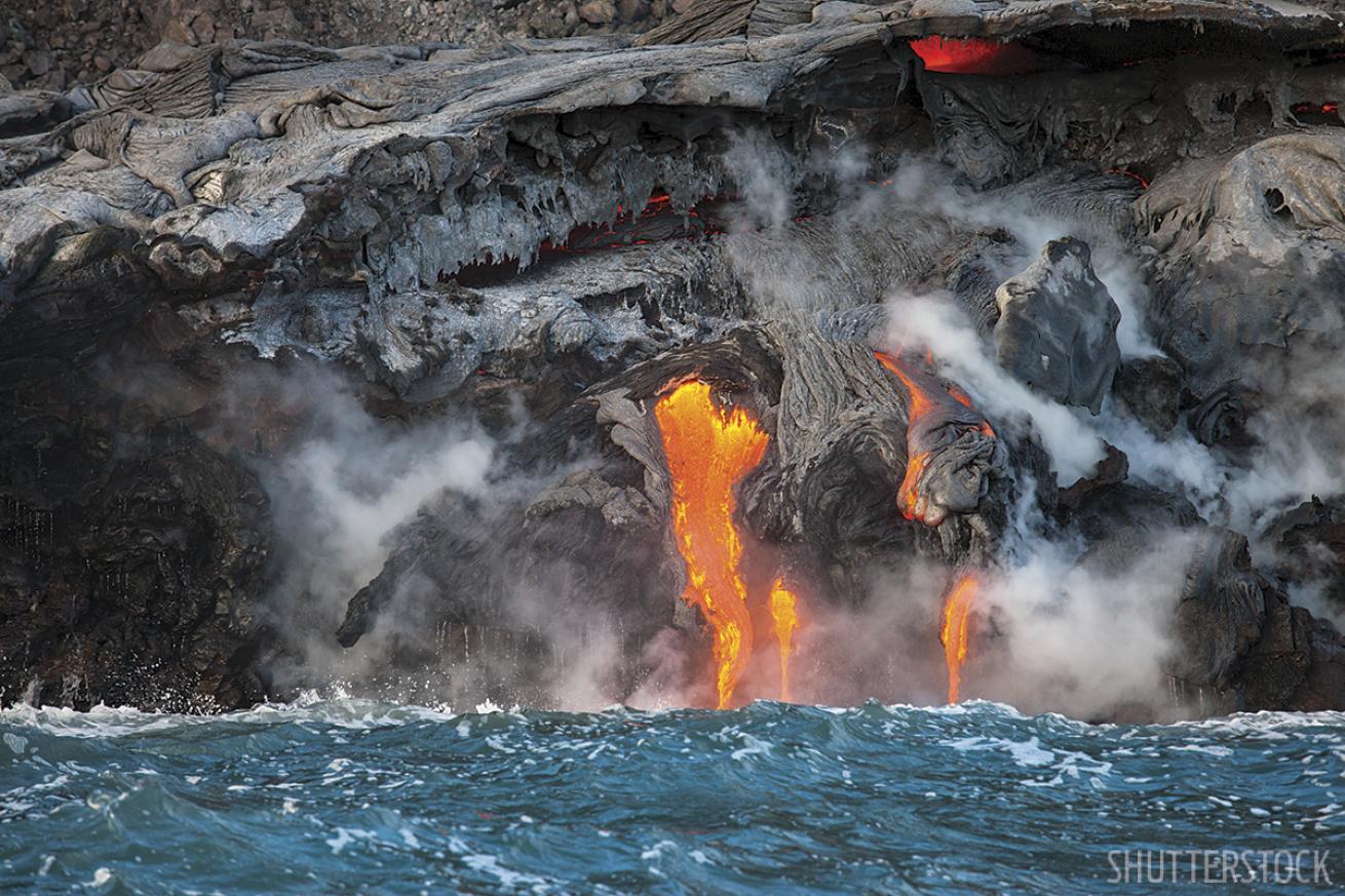Hawaii volcano lava flow into ocean