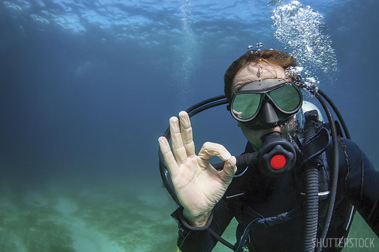 underwater communication skills 