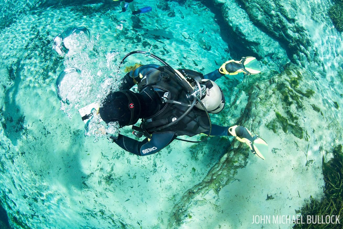Scuba diving regulators tested by ScubaLab