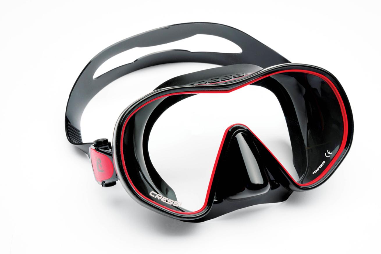 A Buyer's Guide to Swim Goggles and Dive Masks