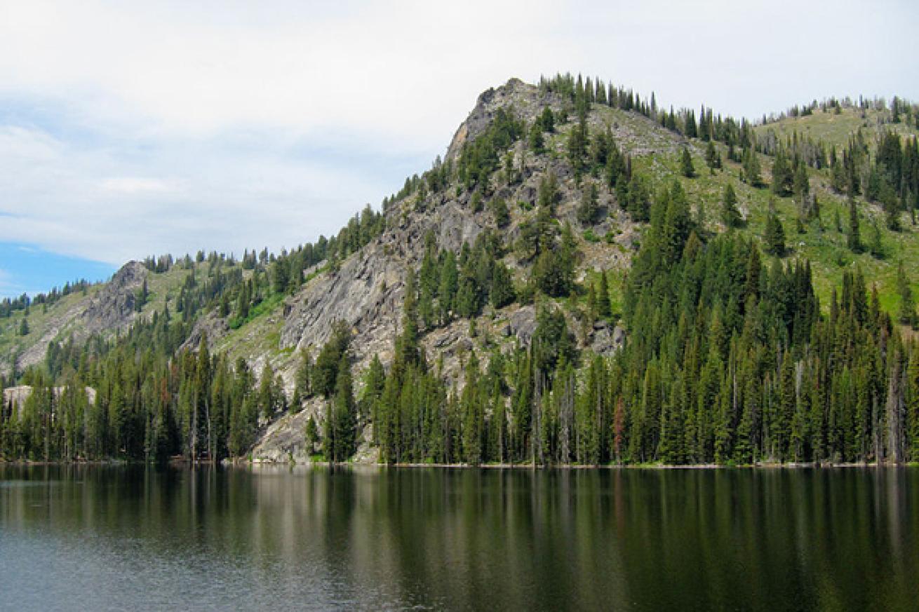 Scuba diving Payette Lake in McCall, Idaho