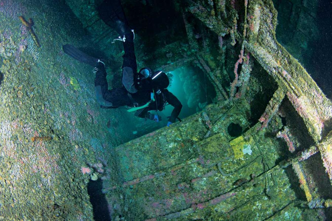 wreck diving