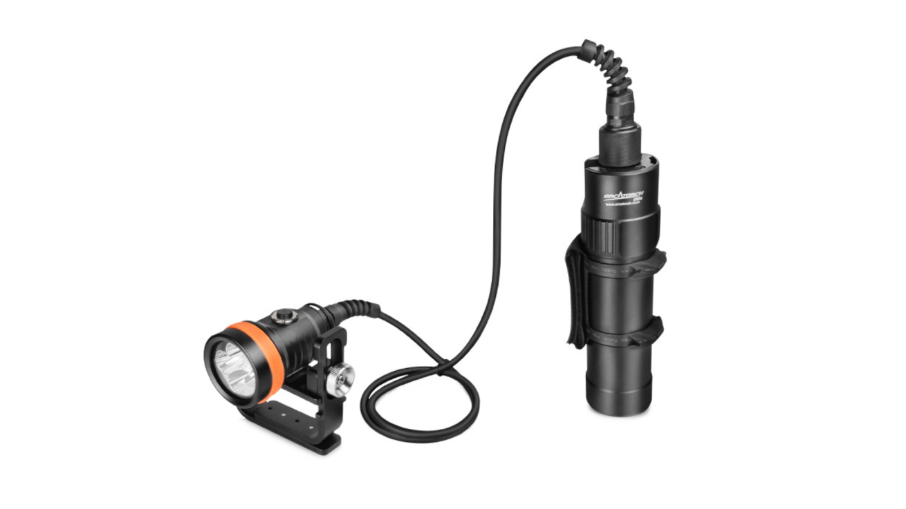 Innovative wireless primary canister light for any backmount and sidemount dives.