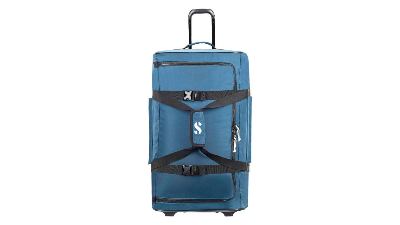 Solid all-around bag suitable for travel and local diving alike.