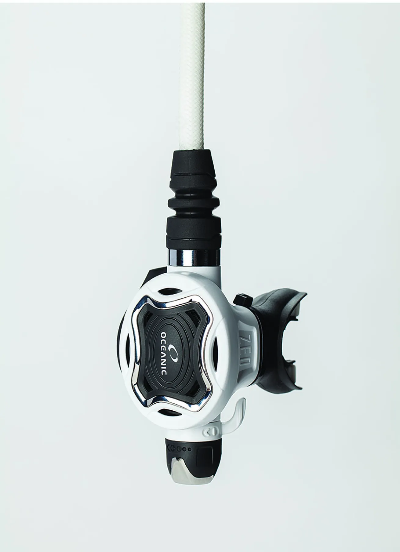 Oceanic ZEO scuba regulator
