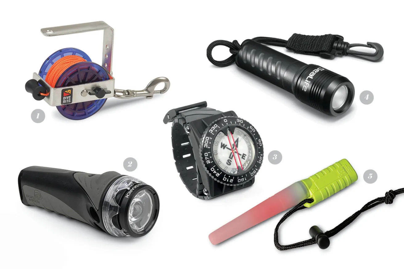 scuba gear for low-visibility situations 