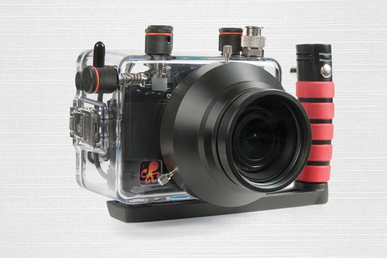 **IKELITE TTL HOUSING FOR OLYMPUS OM-D E-M10**  