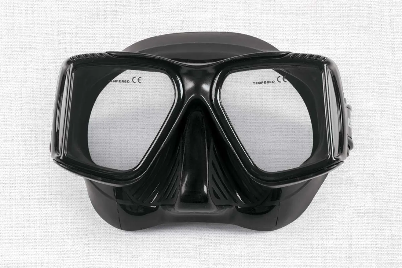 scuba mask