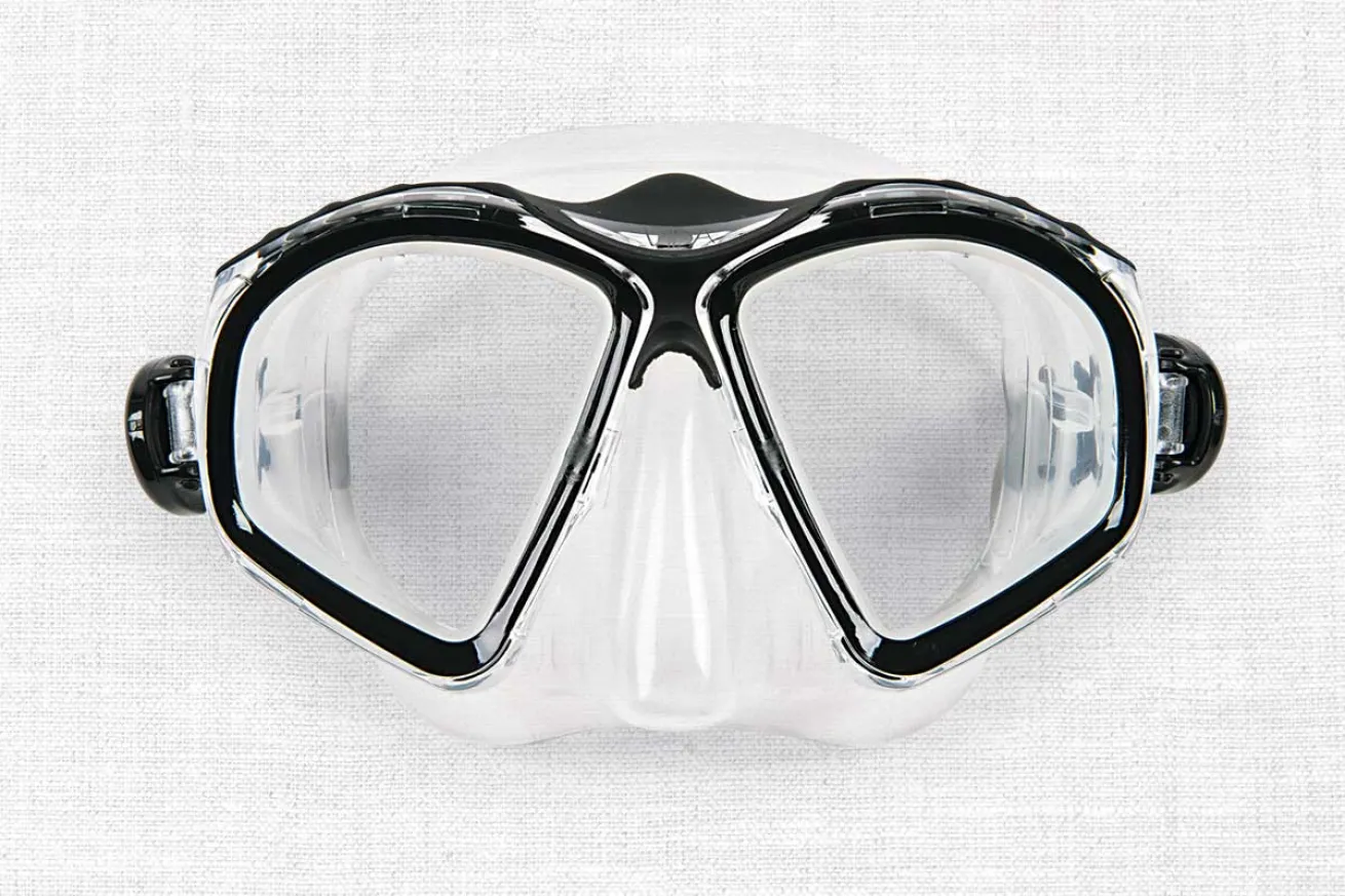 scuba mask