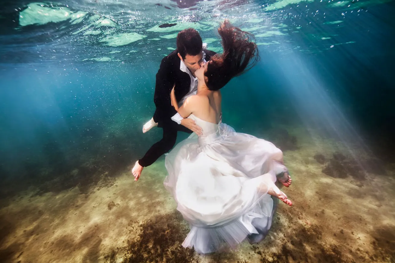 trash the dress underwater photos