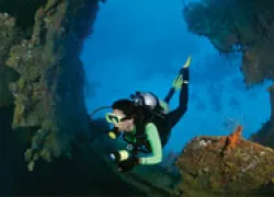 how-to-shoot-wrecks-sport-diver_thumb.jpg.webp