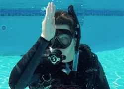 scuba hand signals marine life shark