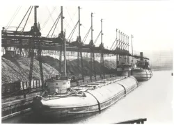 barge--loading-coal-credit-courtesy-great-lakes-shipwreck-historical-society.png.webp