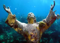 christ-underwater-keys-shutterstock-lawrence-cruciana.jpg.webp