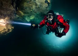 idoljennifer.roubidoux-scubadivingmag.december.jpg.webp