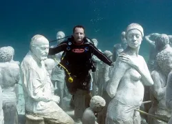 jason-decaires-taylor-silent-evolution-self-portrait.jpg.webp