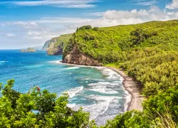 pololu-valley-beach-teaser-shutterstock-susanne-pommer.png.webp
