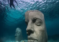 underwater-museums-cannes-jason-decaires-taylor_.jpg.webp
