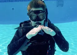 wreck-diving-scuba-hand-signals-video.jpg.webp