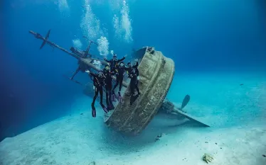 grand-cayman-wreck-divers-padi.jpg.webp