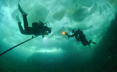 icediver.rawfshutterstock.com_.scubadivingmagazine.december.jpg.webp