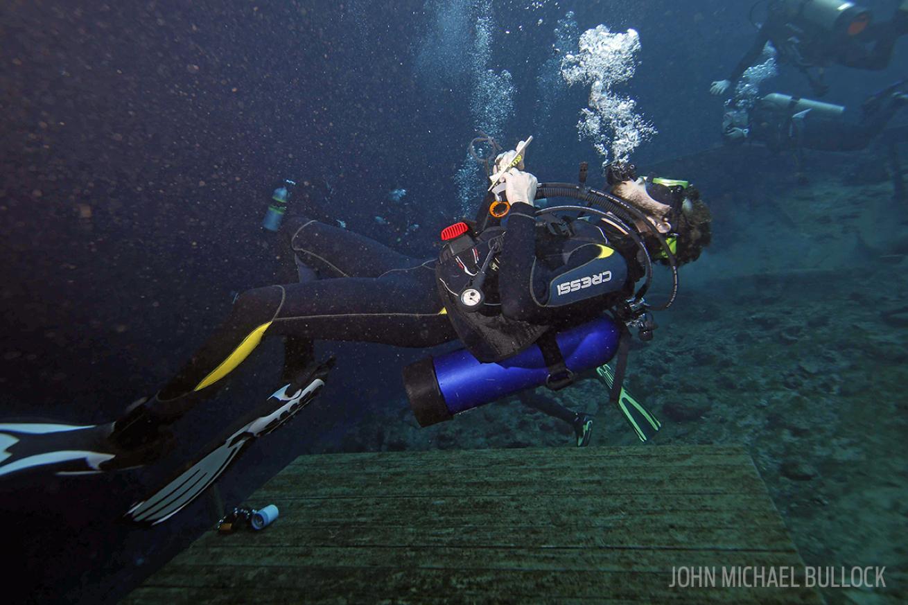 Scuba diver Blue Grotto BC gear test