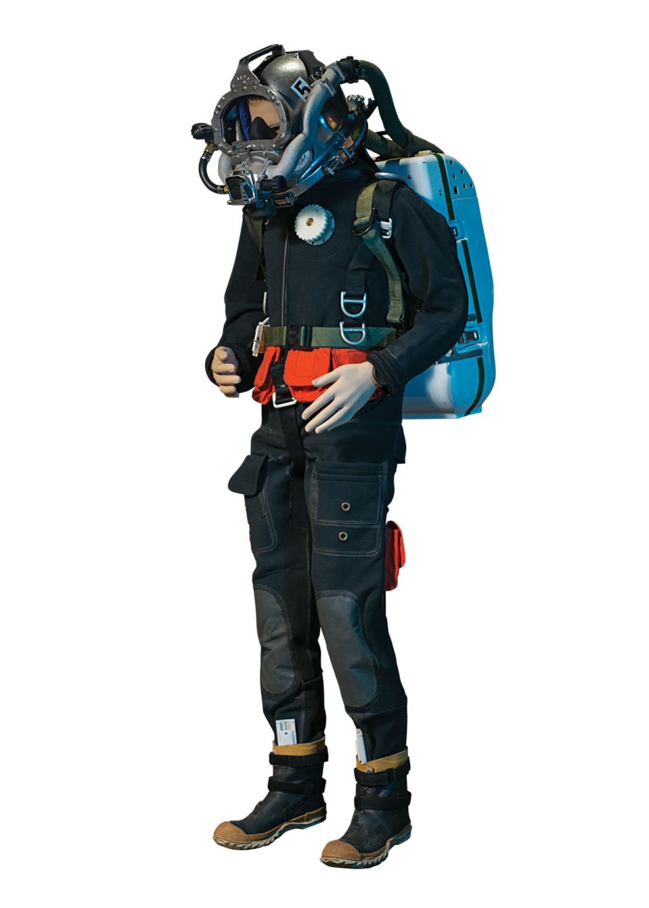 Navy Develops Scuba Dive Suit that Saves Helium