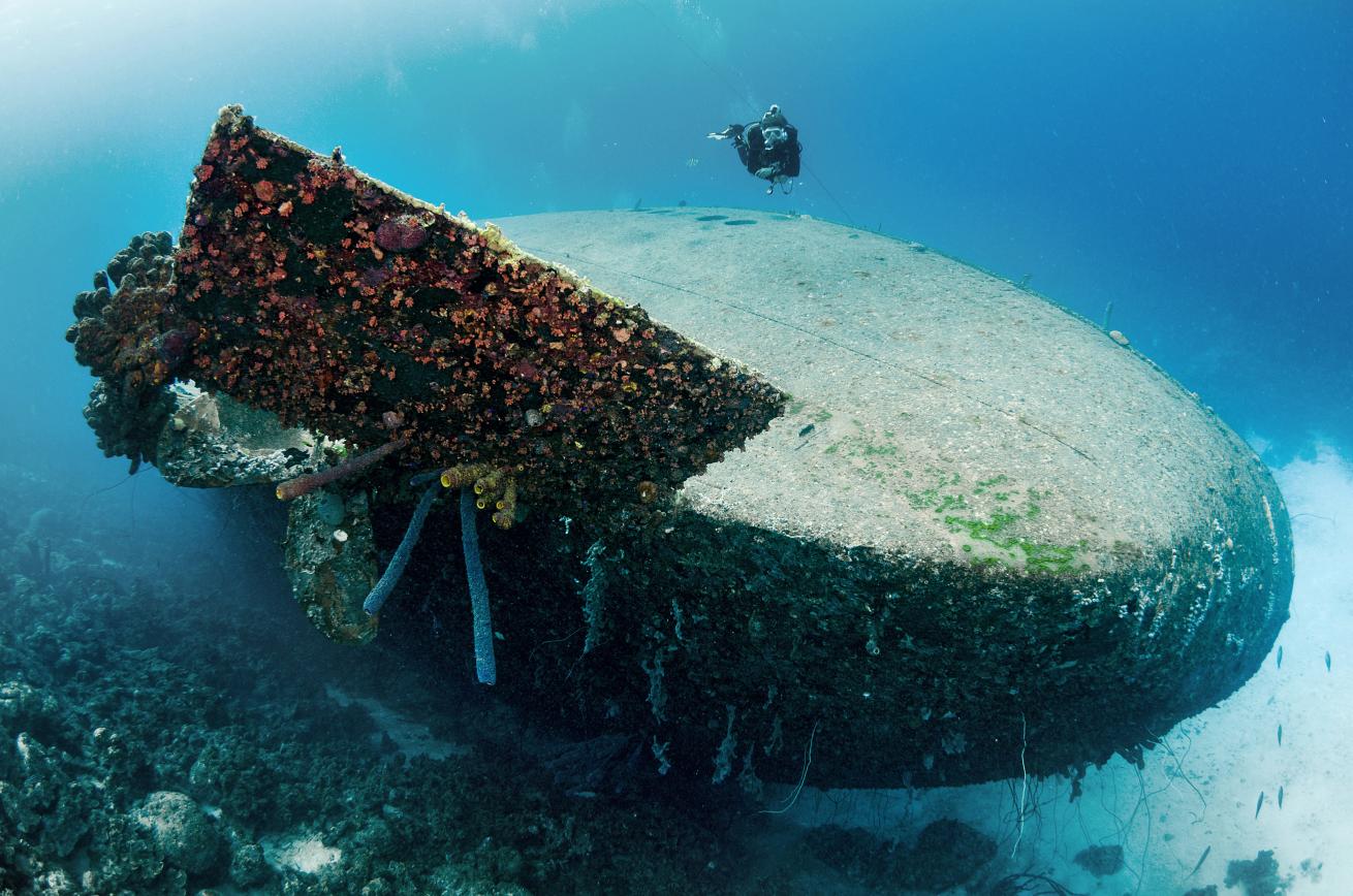 Hilma Hooker shipwreck in Bonaire underwater with diver