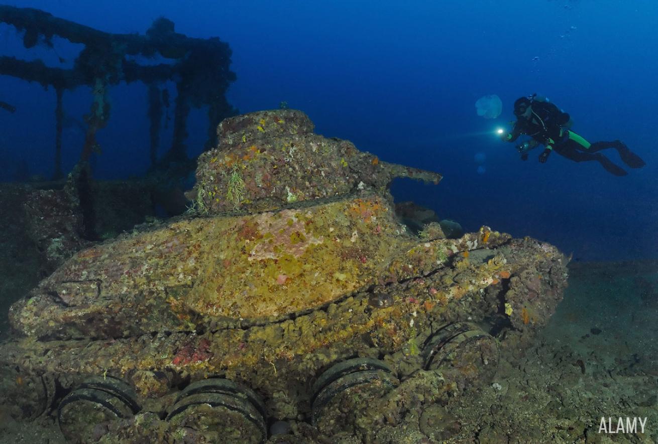 underwater photography shipwreck wreck diving micronesia