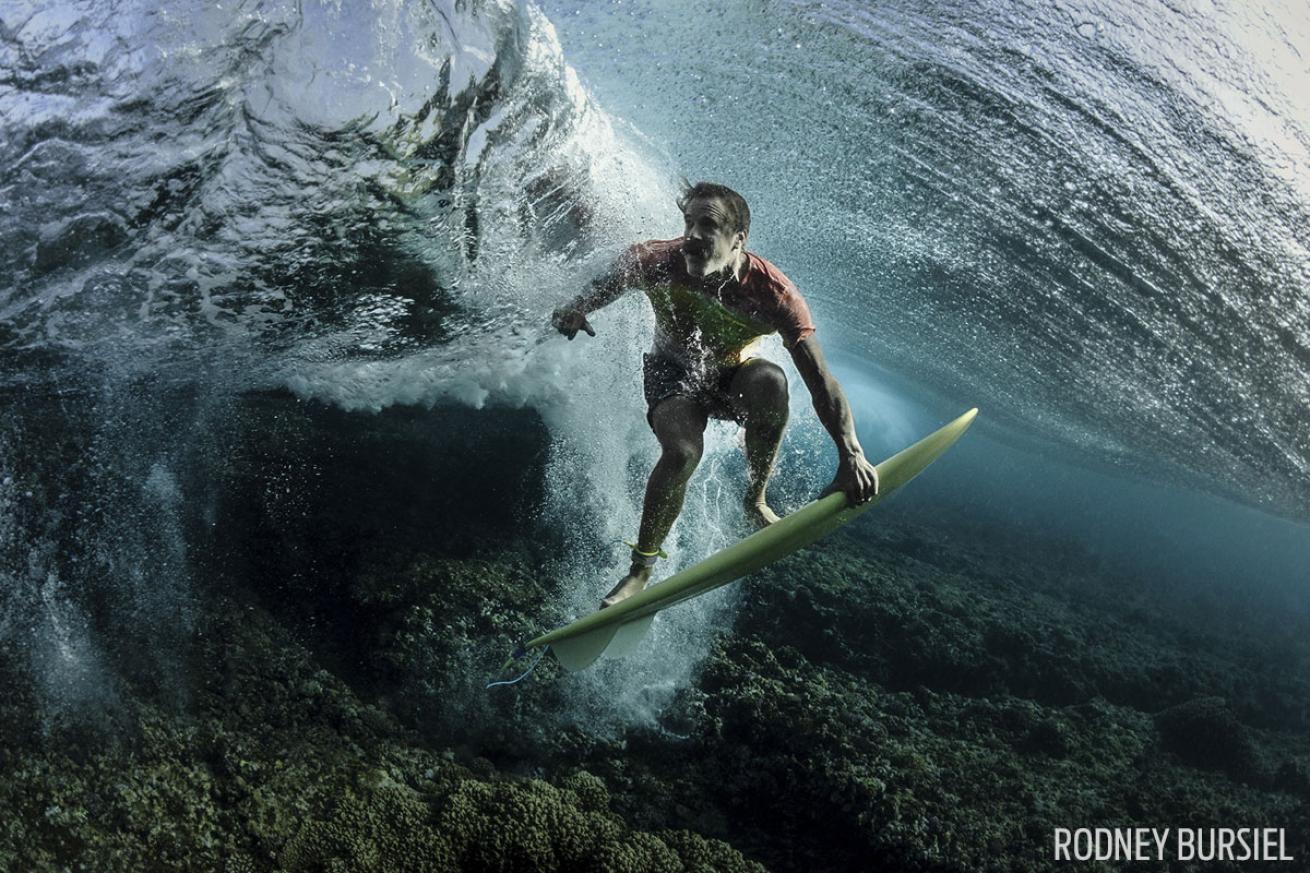 underwater surfing photographer 
