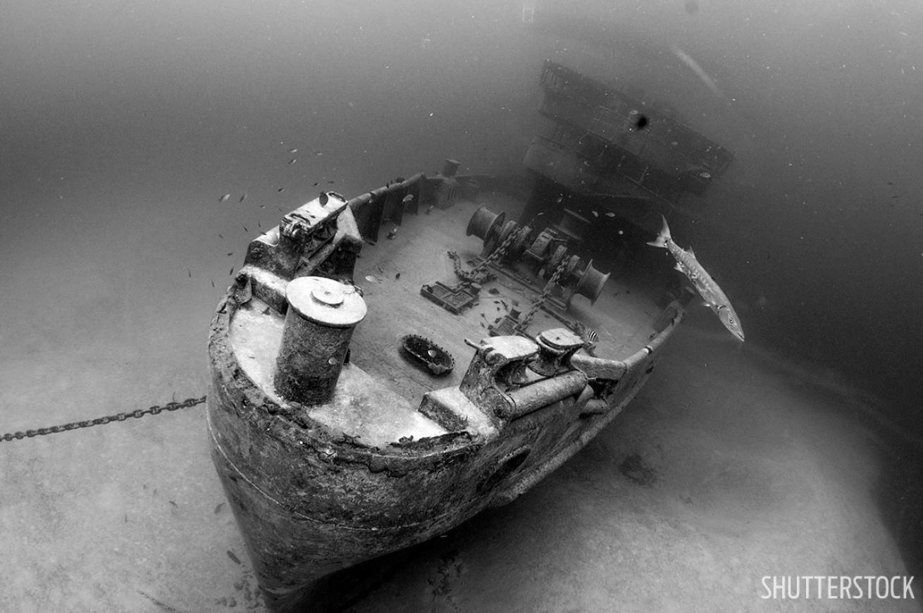 Shipwreck Kittiwake Scuba Diving Grand Cayman