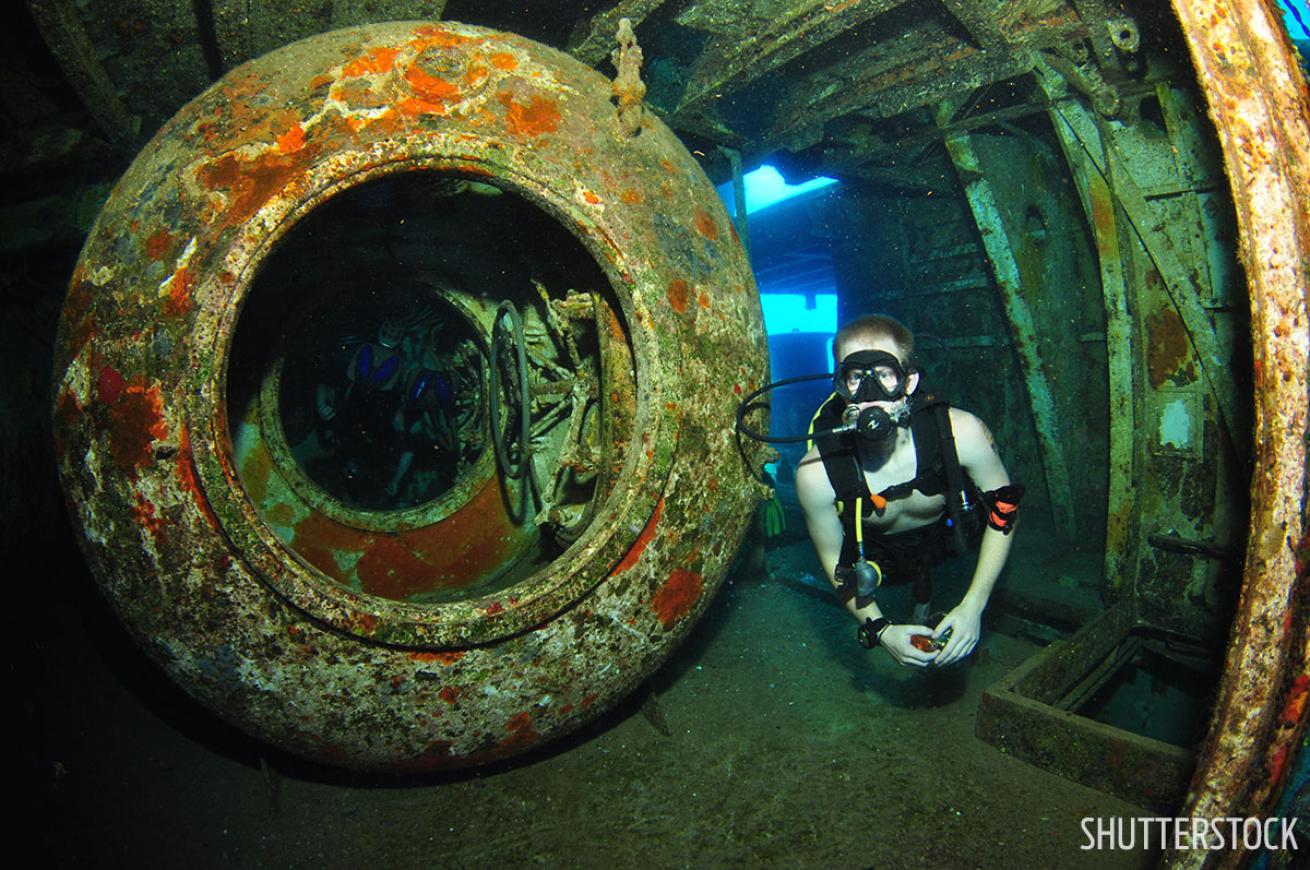 Wreck diving Grand Cayman Kittiwake