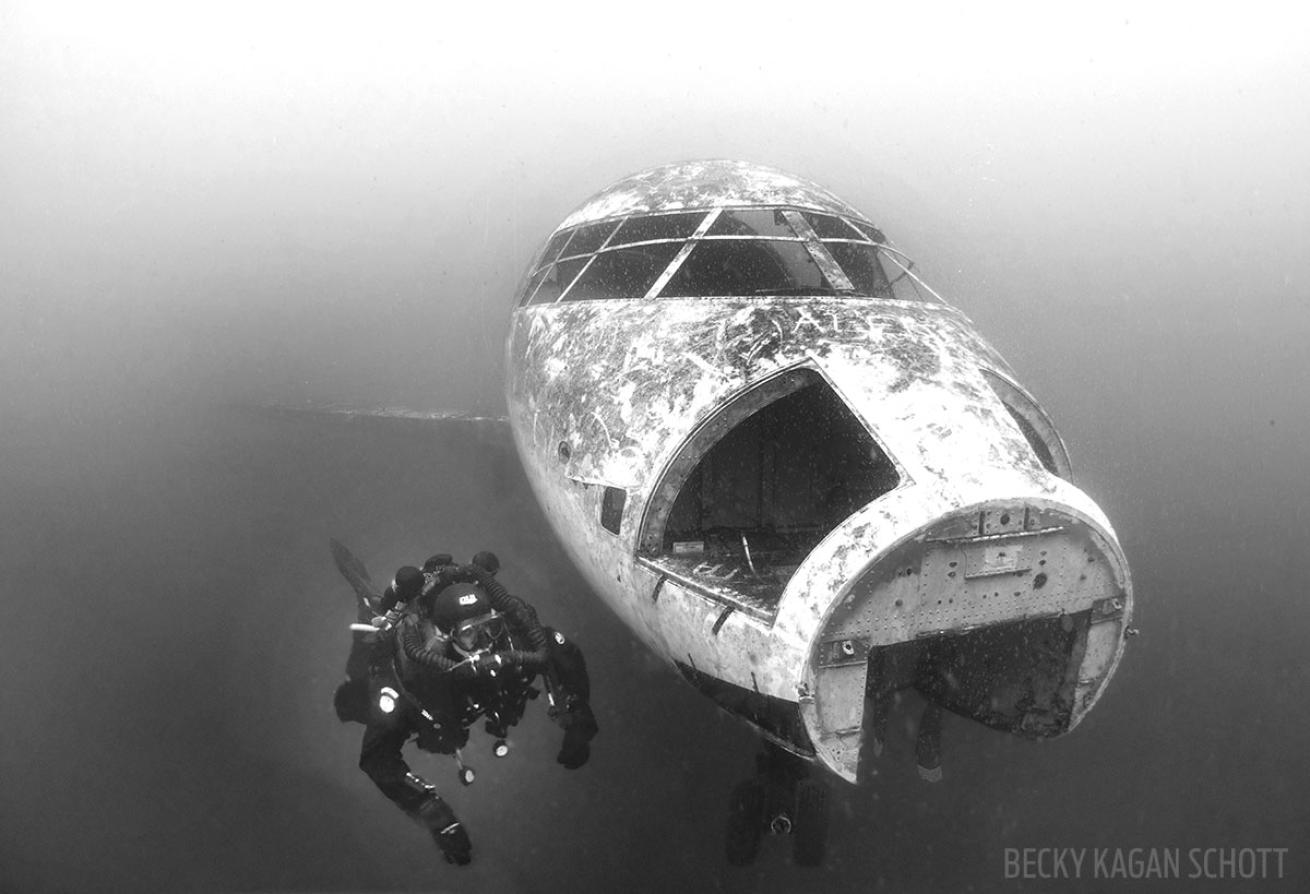 Scuba Diving Dutch Springs, Pennsylvania underwater airplane