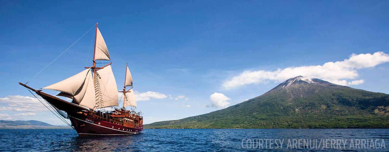 Arenui Liveaboard Indonesia