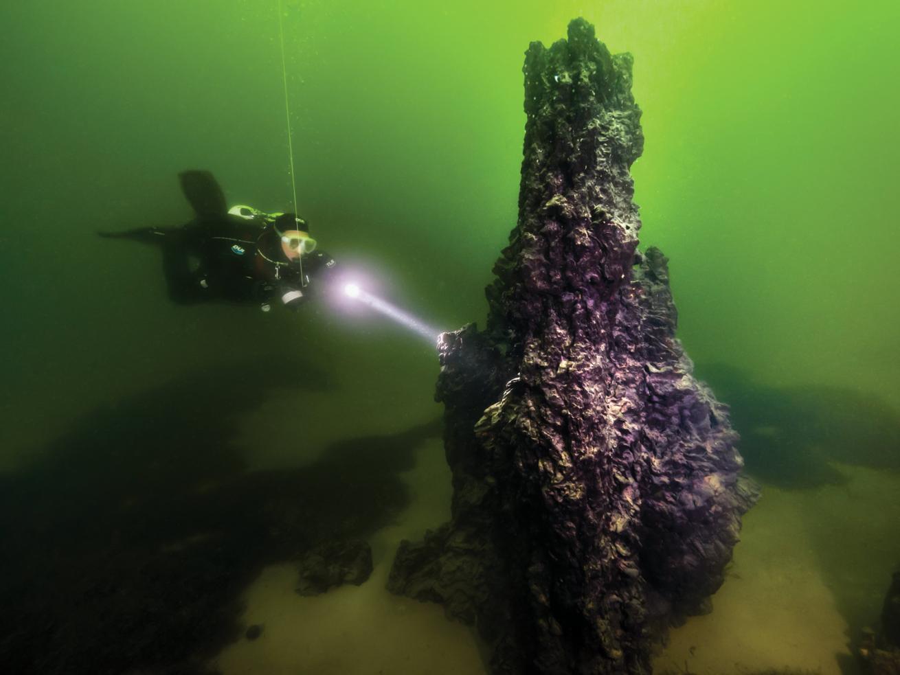 Lake Yellowstone hydrothermal spires