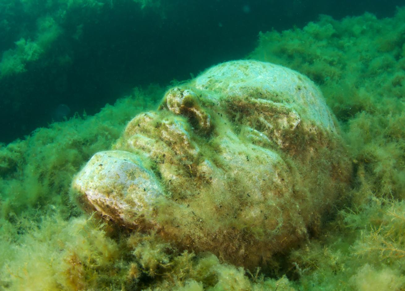 Bust of Lenin UNderwater Museum