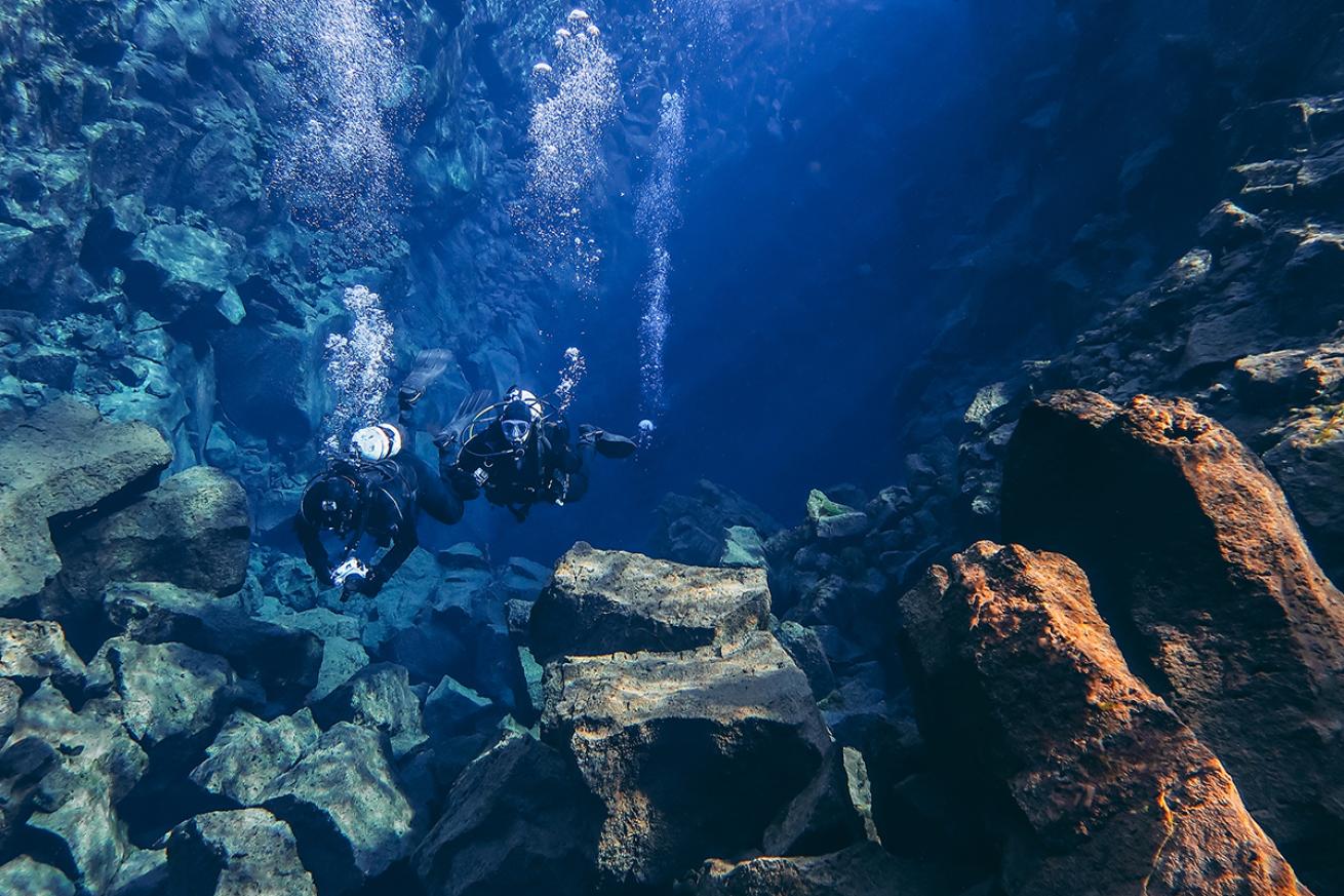 Dive buddies in the Slifra fissure