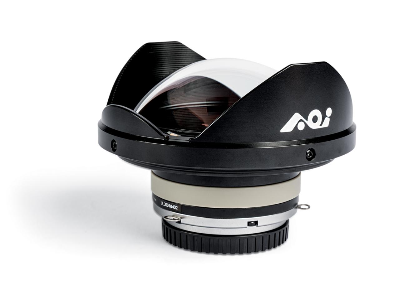 AOI UWL-09 Pro Wide-Angle Conversion Lens | Scuba Diving Magazine | September October 2021