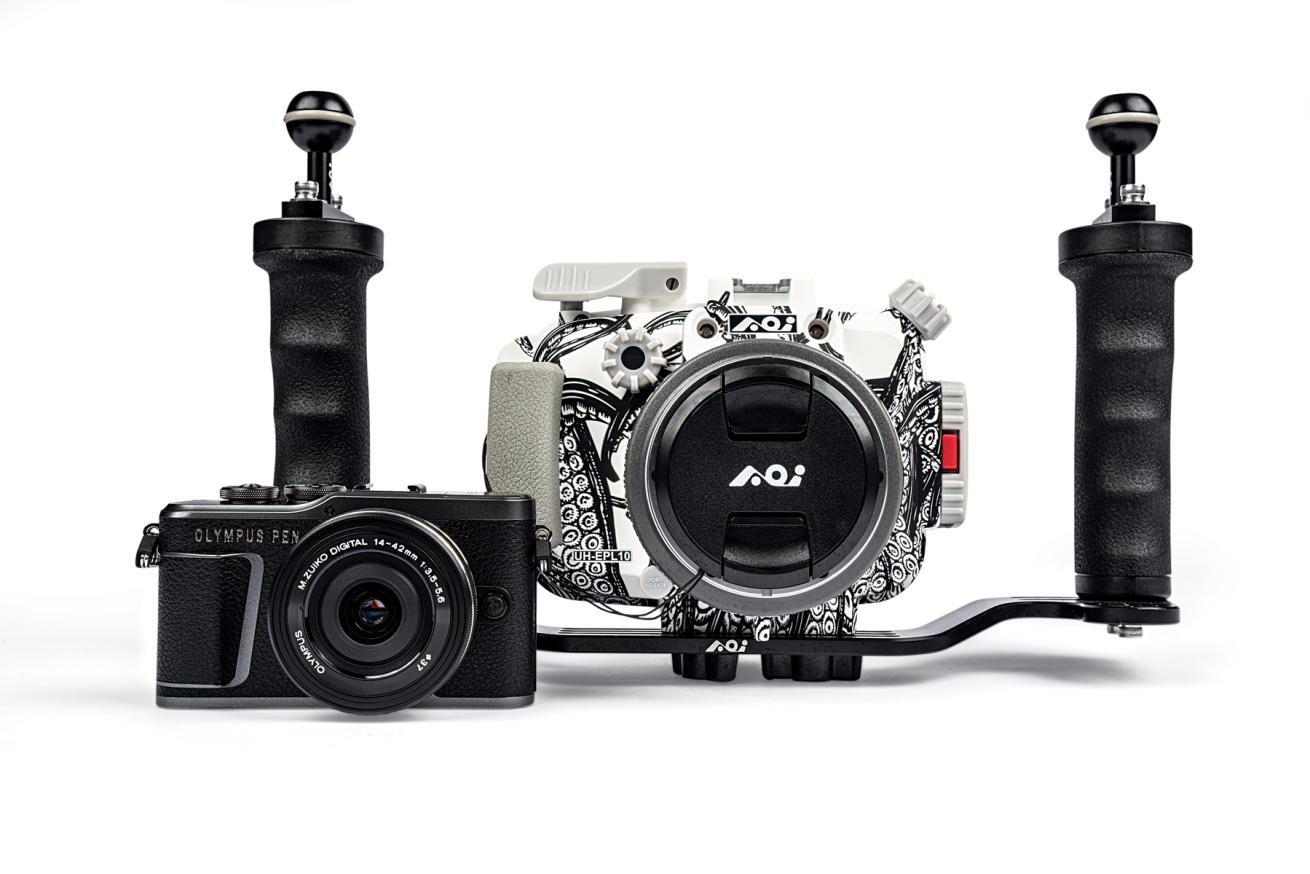 Olympus E-PL10 Octo Housing 14-42mm EZ Lens | Scuba Diving Magazine | September October 2021