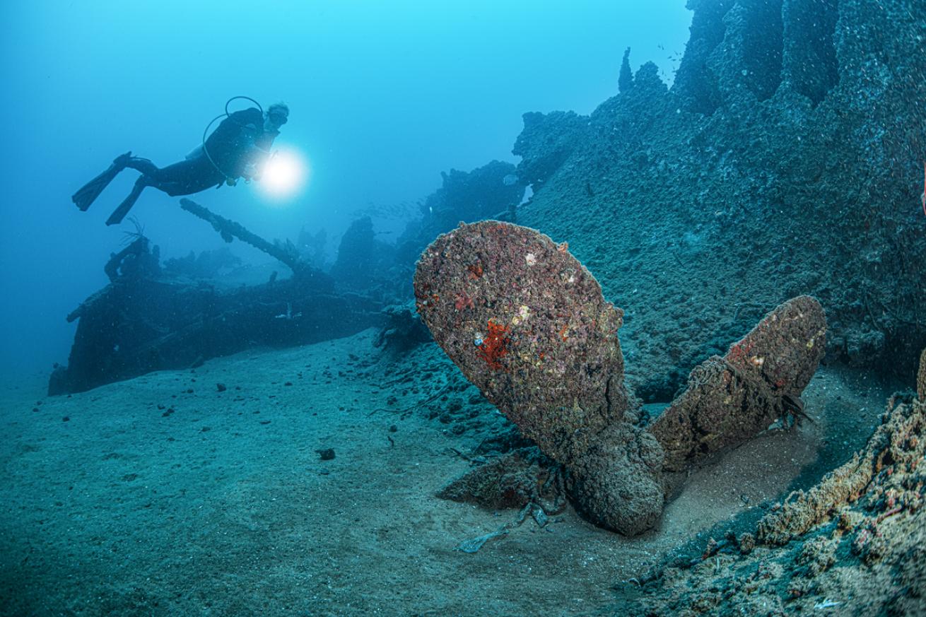 coal-ship-26m.scubadivingmagazine.december2021