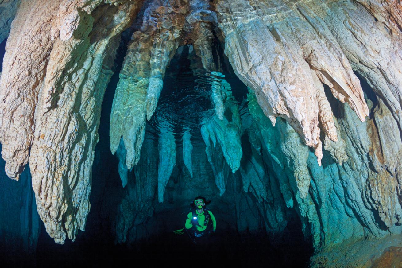Palau Chandelier Cave